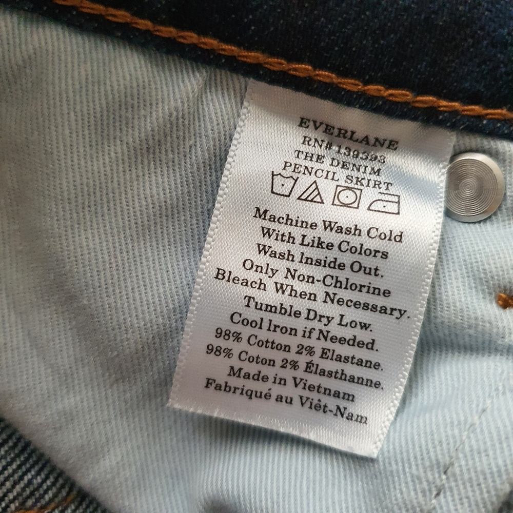 Everlane Denim Pencil Skirt Blue Dark Wash Button Front Size 27 (S) - Picture 9 of 12